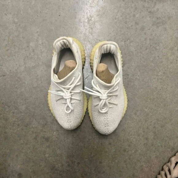 Adidas Yeezy Boost 350 V2 Cream White Triple CP9366  Size 4.5 US Men Used No Box - Picture 3 of 8